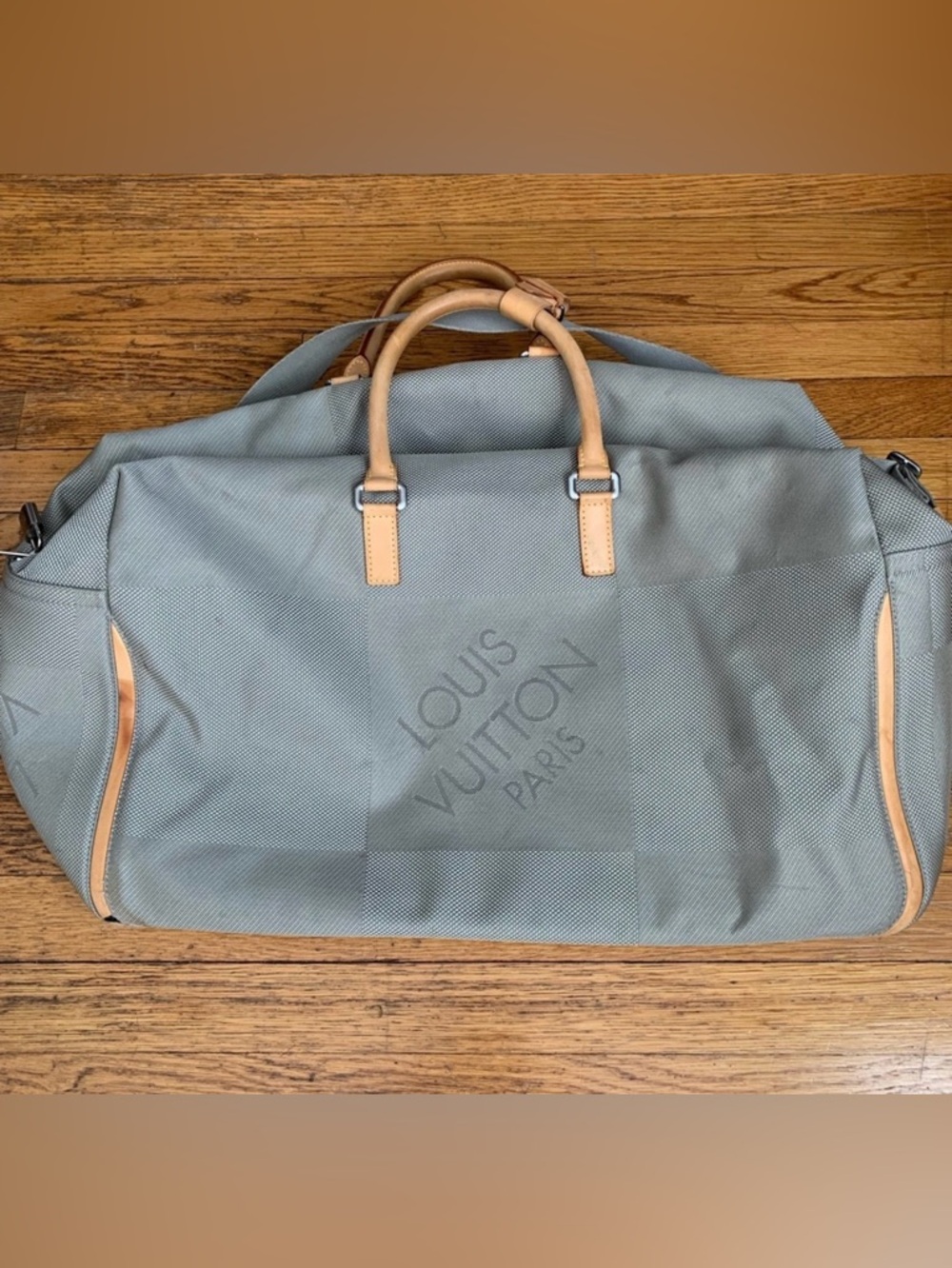 🛍️ Louis Vuitton authentic tan/gray duffle bag.